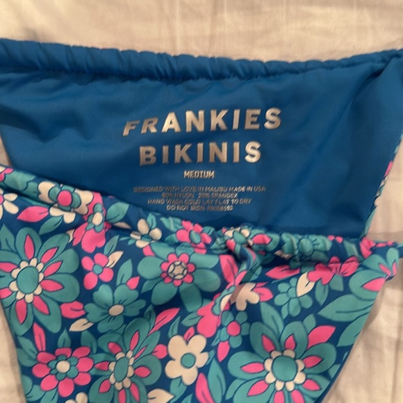 Frankie’s bikini size small top and size medium bottoms - Picture 4 of 5